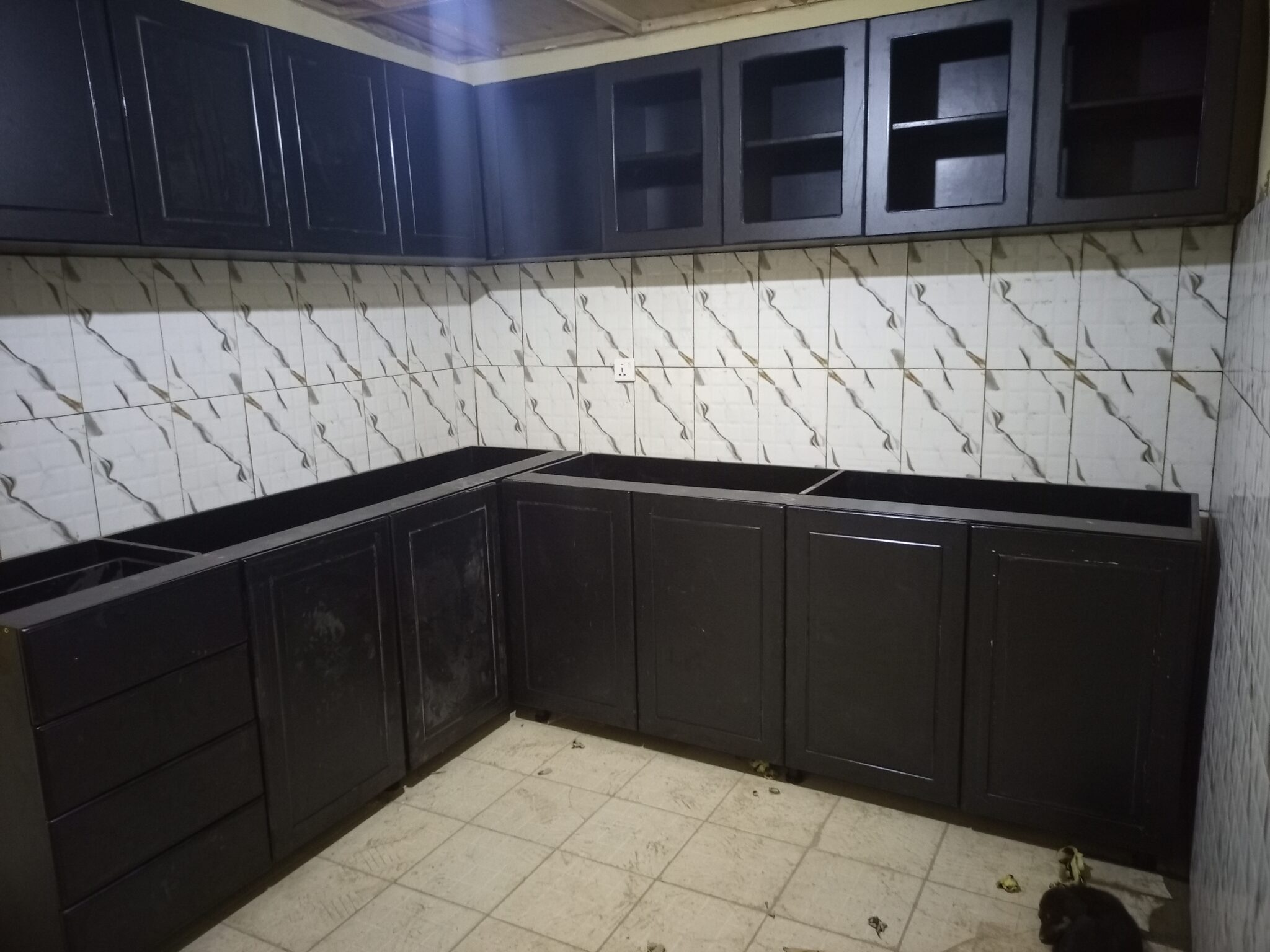 L-shaped modular kitchen