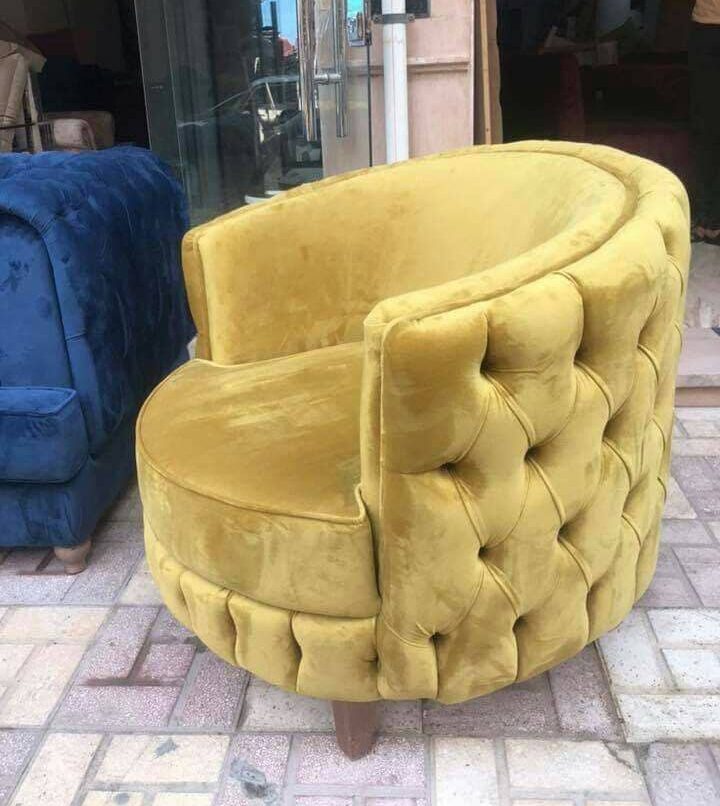 101/09 modern accent chair