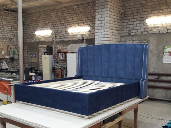 108/11 modern patterned tufted bed