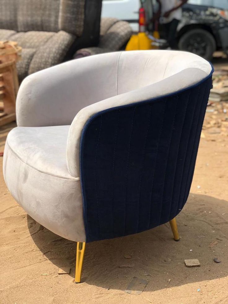 101/06 tufted velvet accent lounge chair