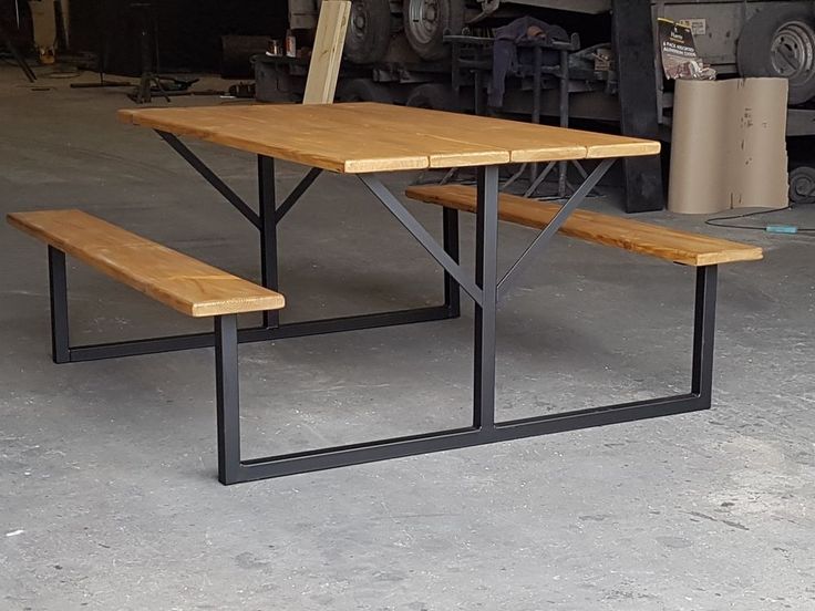 101/05 outdoor dinning table