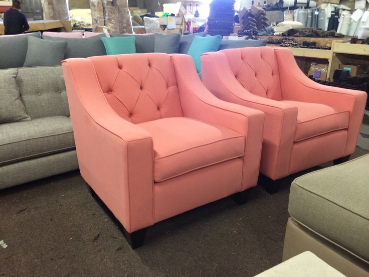 101/05 tufted accent chairs