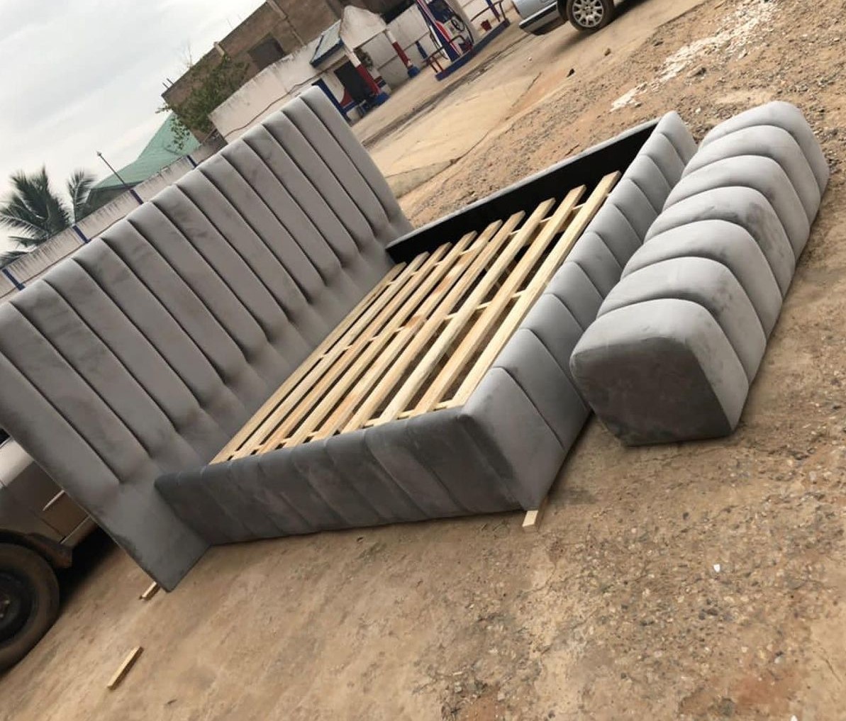 101/05 modern patterned tufted bed