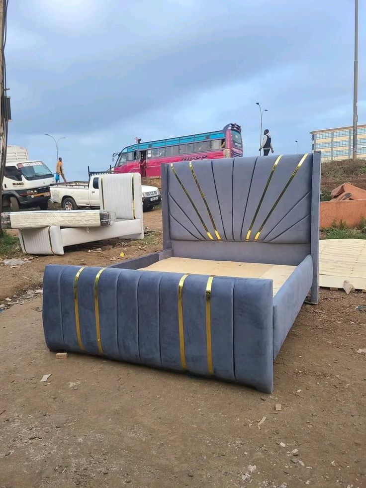 114/05 modern luxury velvet Chester bed