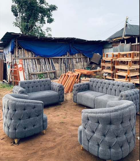 110/07 tufted living room set